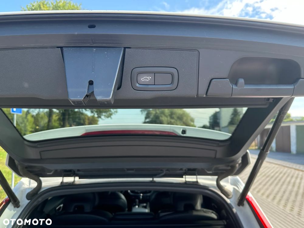 Volvo XC 60 B4 D AWD Geartronic RDesign - 25