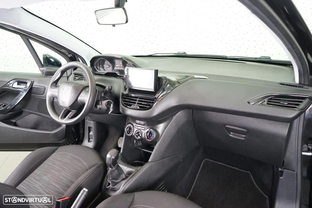 Peugeot 208 1.2 PureTech Allure - 18