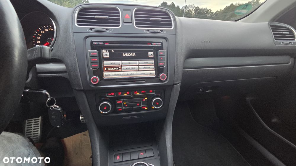 Volkswagen Golf - 32