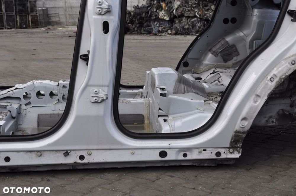 LAND ROVER RANGE EVOQUE SŁUPEK PRÓG LEWY CAŁY - 2