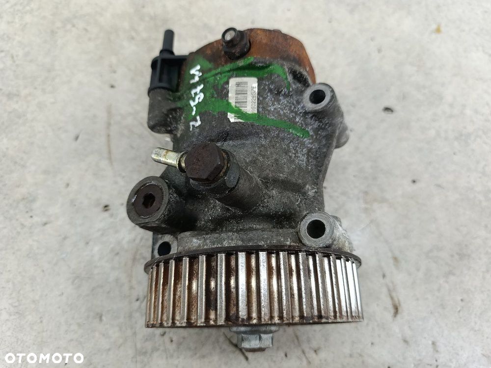 POMPA WTRYSKOWA RENAULT KANGOO II 8200423059A  8200057225 R9042A041A DELPHI - 2