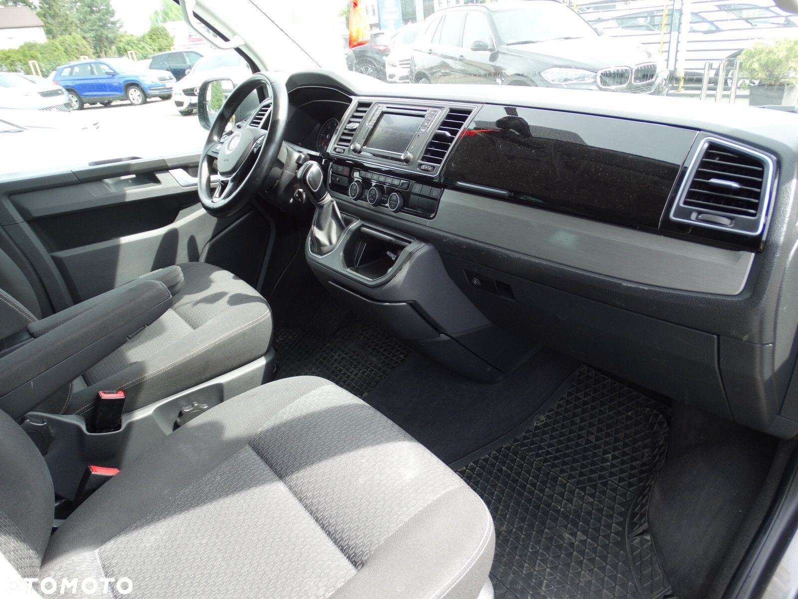 Volkswagen California - 12