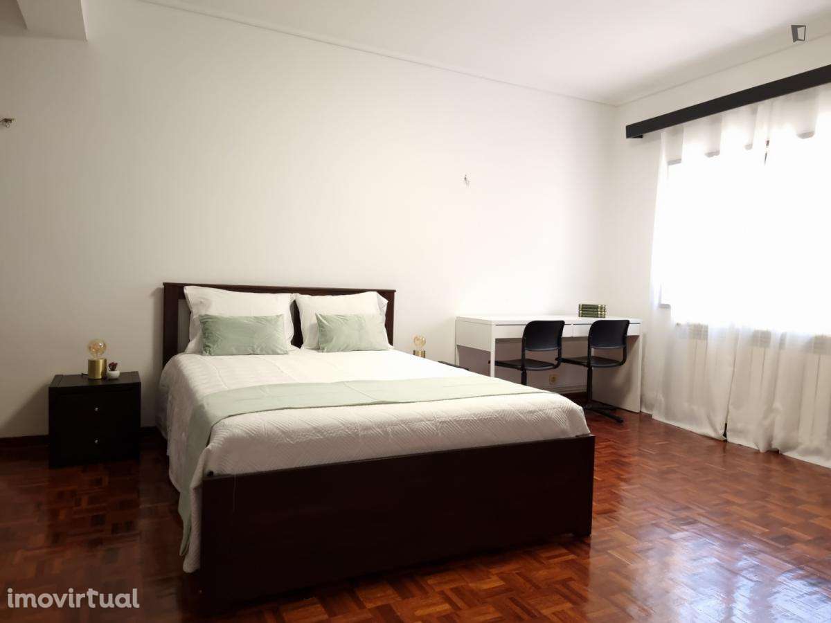 Apartamento com 4 quartos - localizado em Montes Claros Coimbra - Grande imagem: 2/23