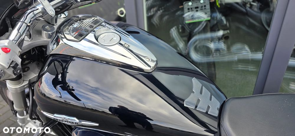 Suzuki Intruder - 31