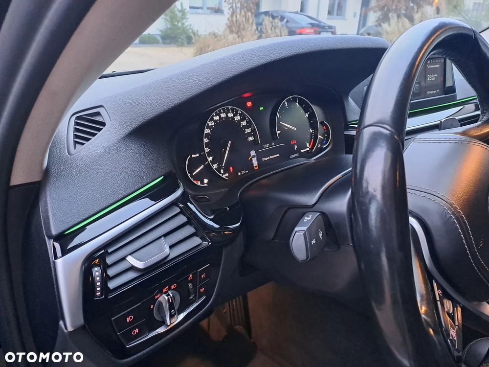 BMW Seria 5 530d xDrive Sport Line - 24