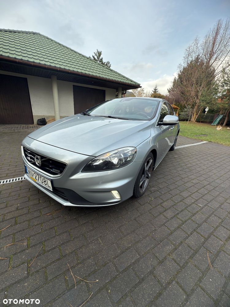 Volvo V40 D2 R-Design - 19