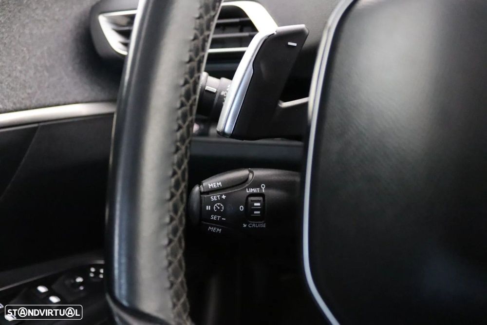 Peugeot 3008 1.2 PureTech Allure EAT8 - 13