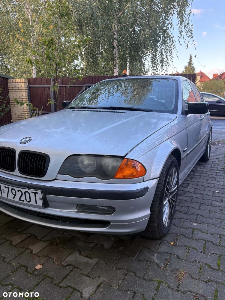BMW Seria 3 323i - 1