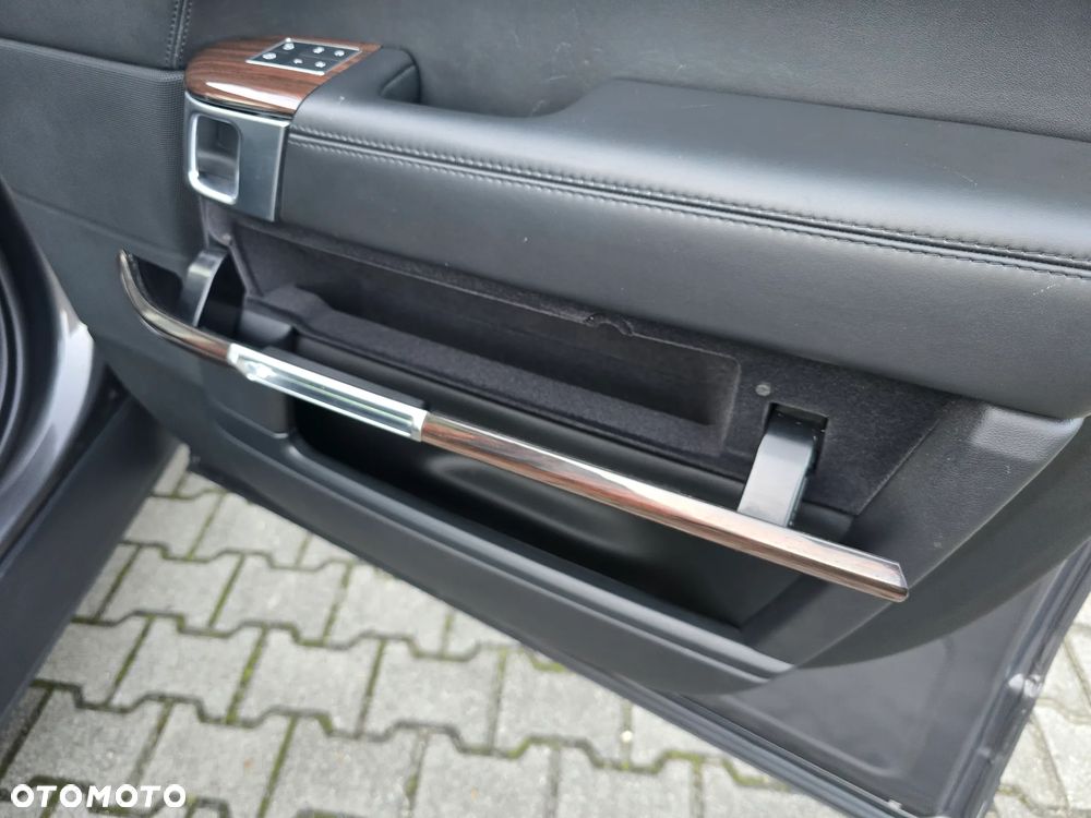 Land Rover Range Rover SDV6 Hybrid - 19