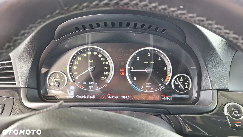 BMW Seria 5 525d xDrive Sport-Aut - 24