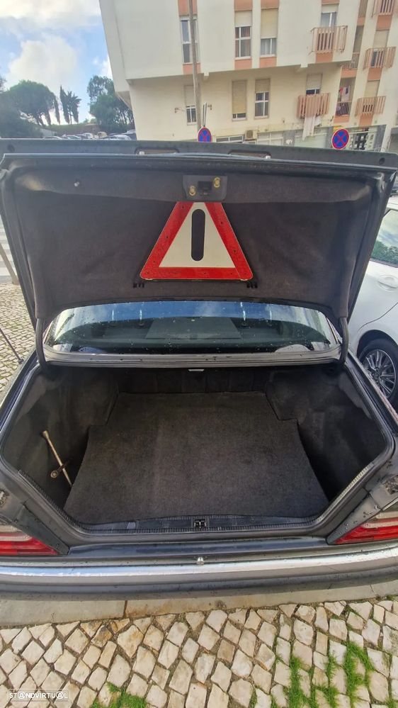 Mercedes-Benz 200 ver-d - 25