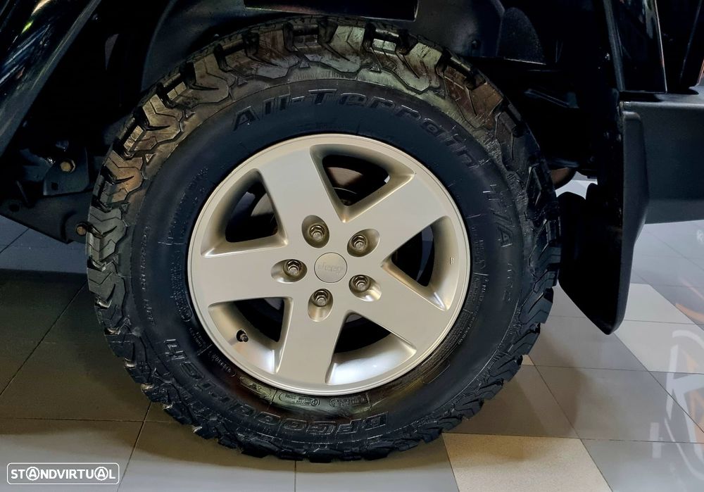 Jeep Wrangler Unlimited 2.8 CRD ATX Sahara Adventure Edition - 26