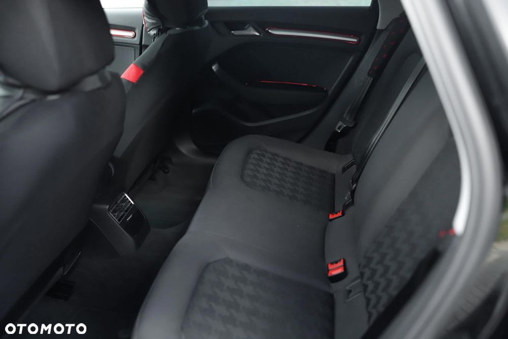 Audi A3 Sportback 2.0 TDI - 10