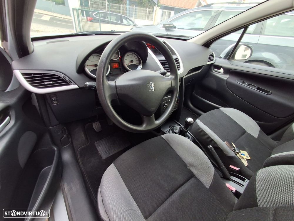 Peugeot 207 1.4 HDi Trendy - 12
