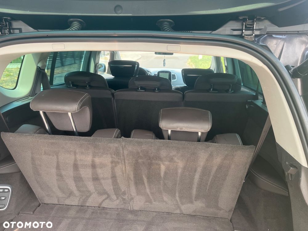 Renault Espace 1.6 dCi Energy Initiale Paris EDC 7os - 26