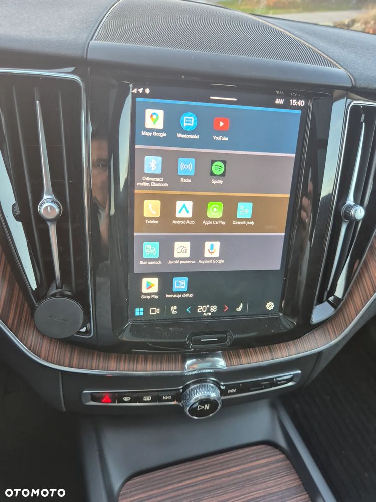 Volvo XC 60 B5 B AWD Plus Dark - 24