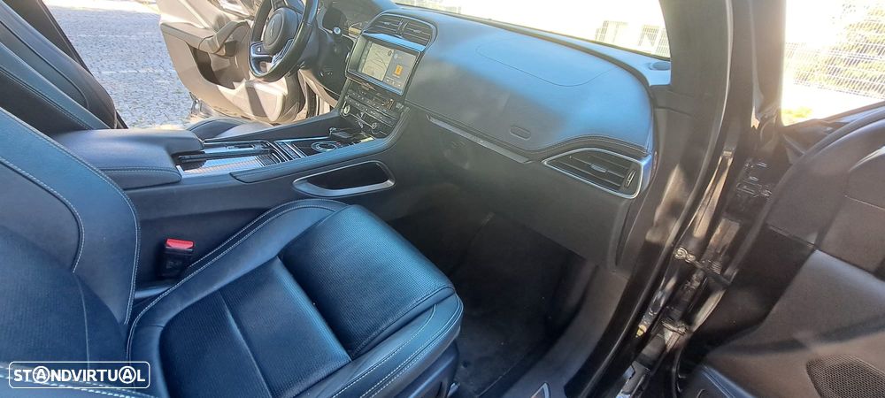 Jaguar F-Pace 20d Aut. R-Sport - 8
