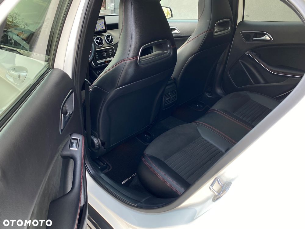 Mercedes-Benz GLA 200 7G-DCT AMG Line - 28