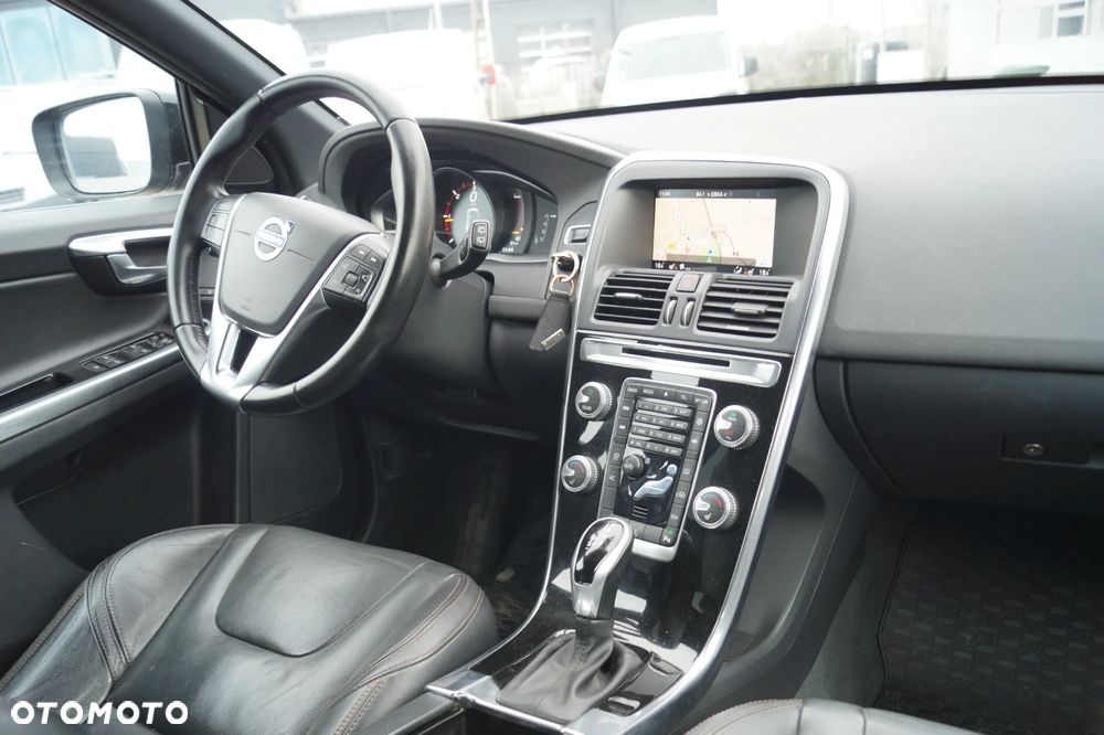 Volvo XC 60 D3 Drive-E Momentum - 26