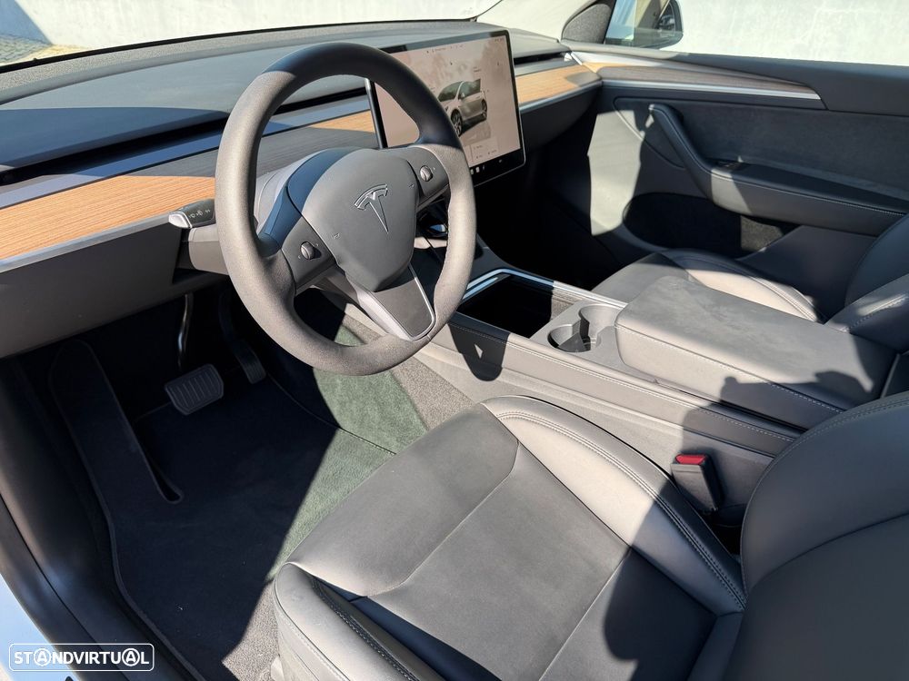 Tesla Model Y Long Range Dual Motor AWD - 7