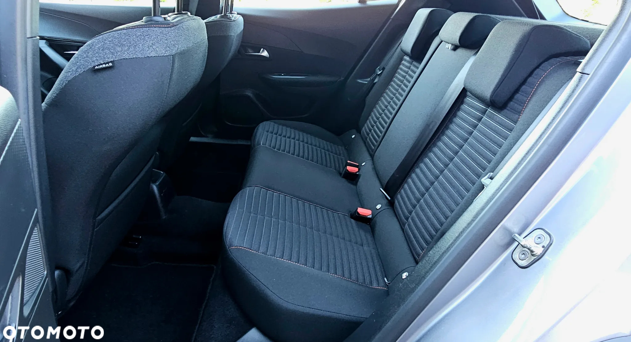 Peugeot 2008 1.2 PureTech Allure Pack S&S EAT8 - 39