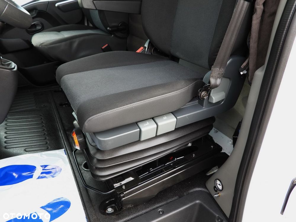Renault MASTER PLANDEKA WINDA 9 PALET WEBASTO TEMPOMAT LEDY PNEUMATYKA KLIMATYZACJA  165KM - 29