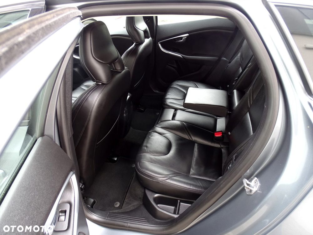 Volvo V40 D3 Momentum - 13