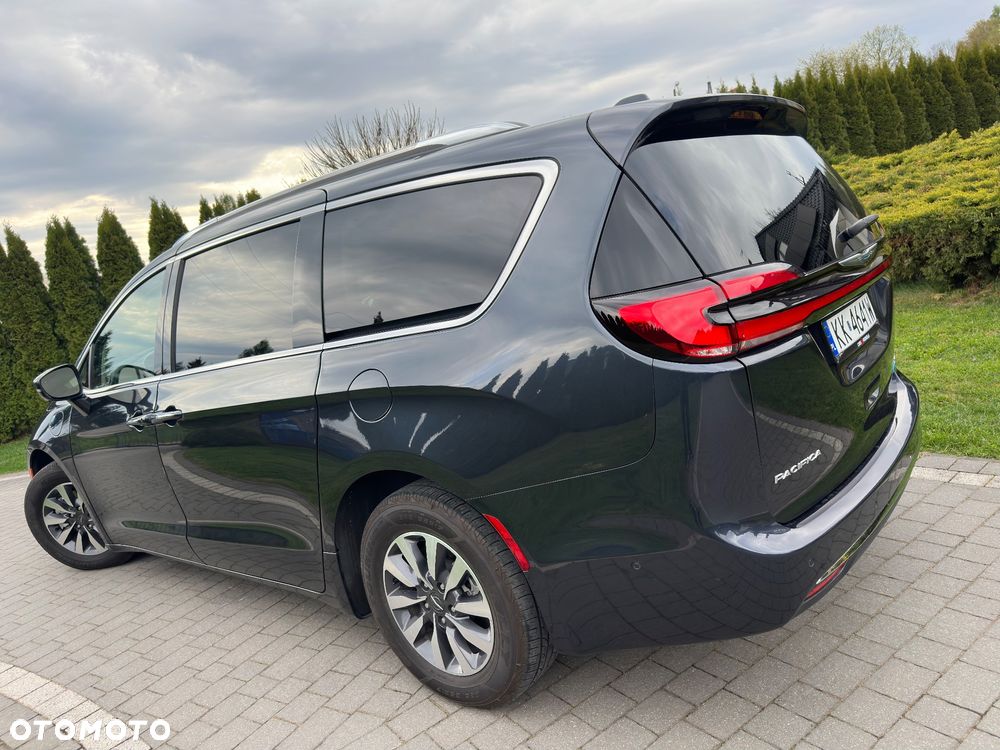 Chrysler Pacifica - 5