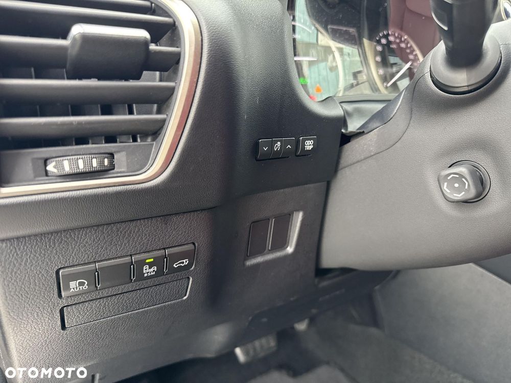 Lexus NX 300h F Impression AWD - 24