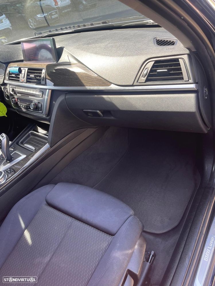 BMW 320 d Auto Line Luxury - 7