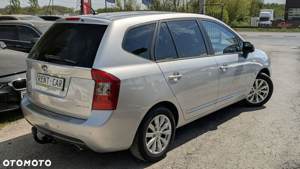 Kia Carens - 15