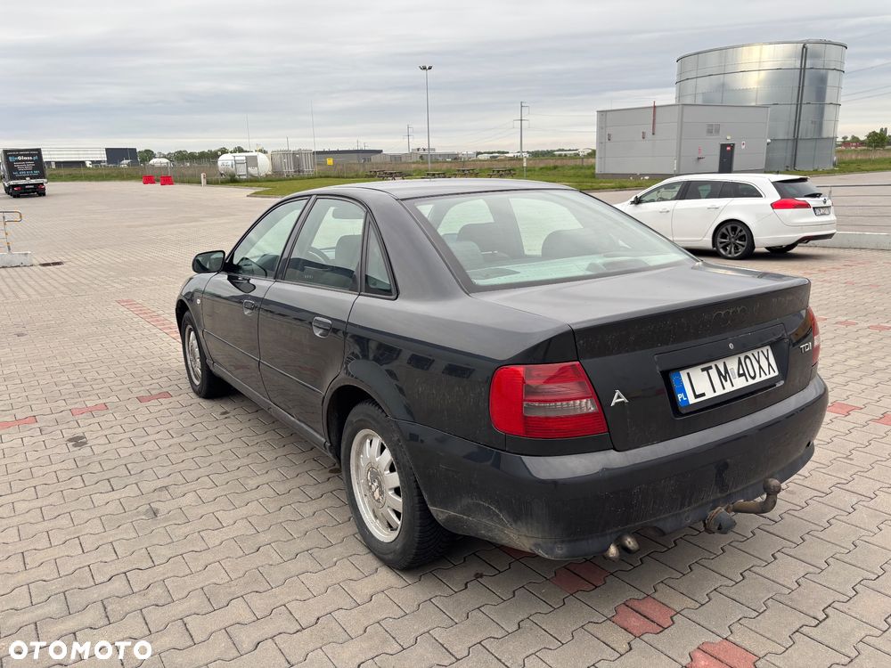 Audi A4 Limousine - 3
