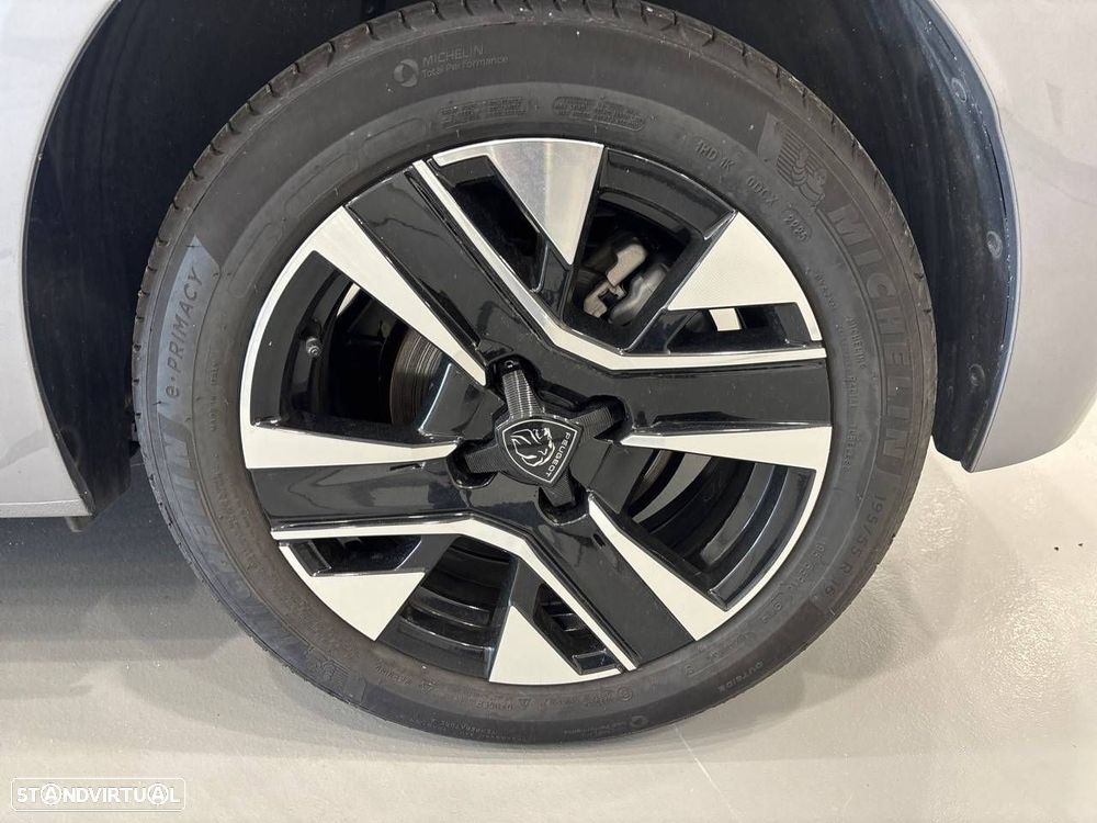 Peugeot 208 1.2 Hybrid Allure e-DCS6 - 11