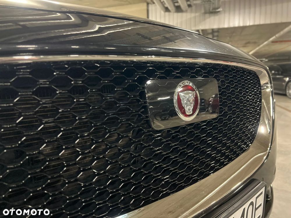 Jaguar F-Pace 2.0 i4D AWD R-Sport - 30