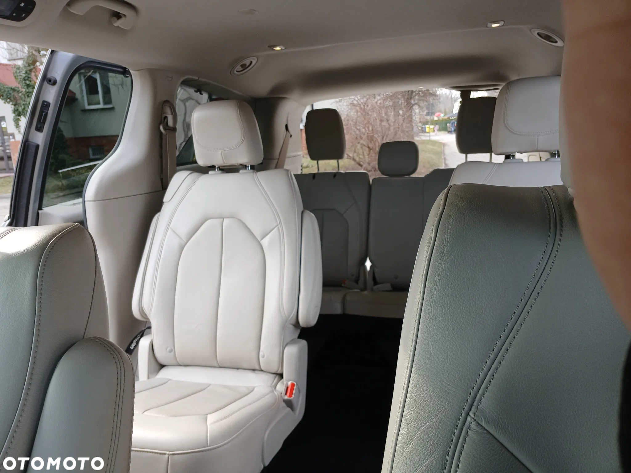 Chrysler Pacifica - 11