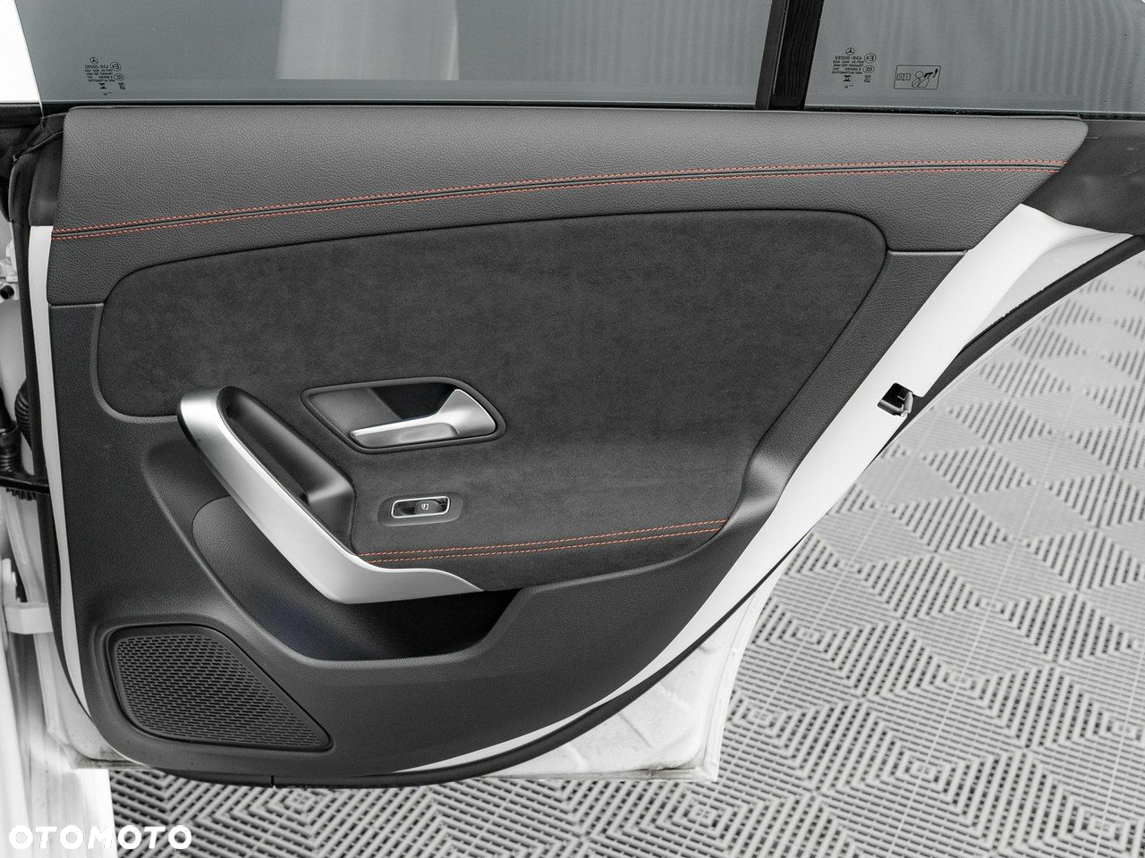 Mercedes-Benz CLA - 28