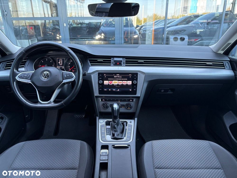 Volkswagen Passat - 10