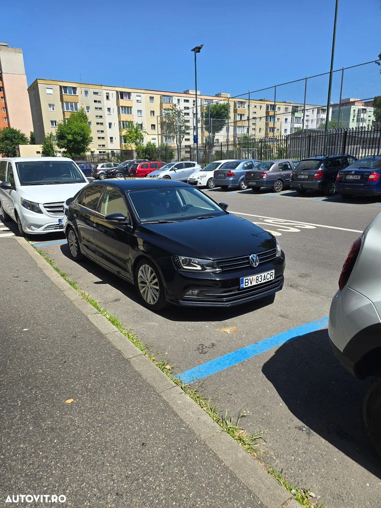 Volkswagen Jetta 2.0 TDI DSG Highline - 1