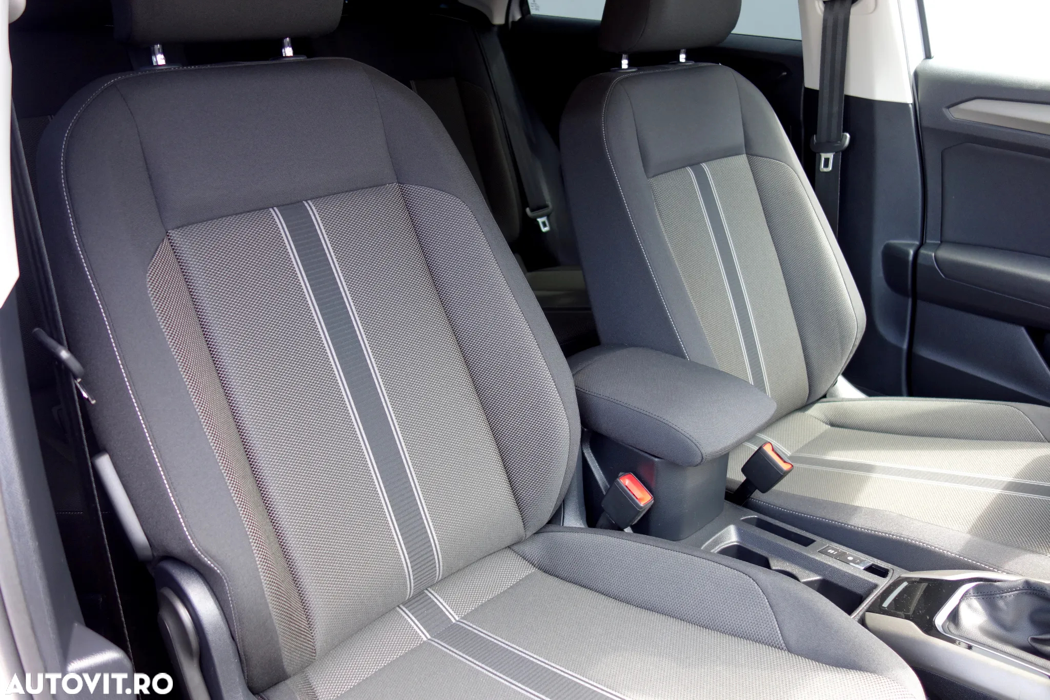Volkswagen T-ROC - 24