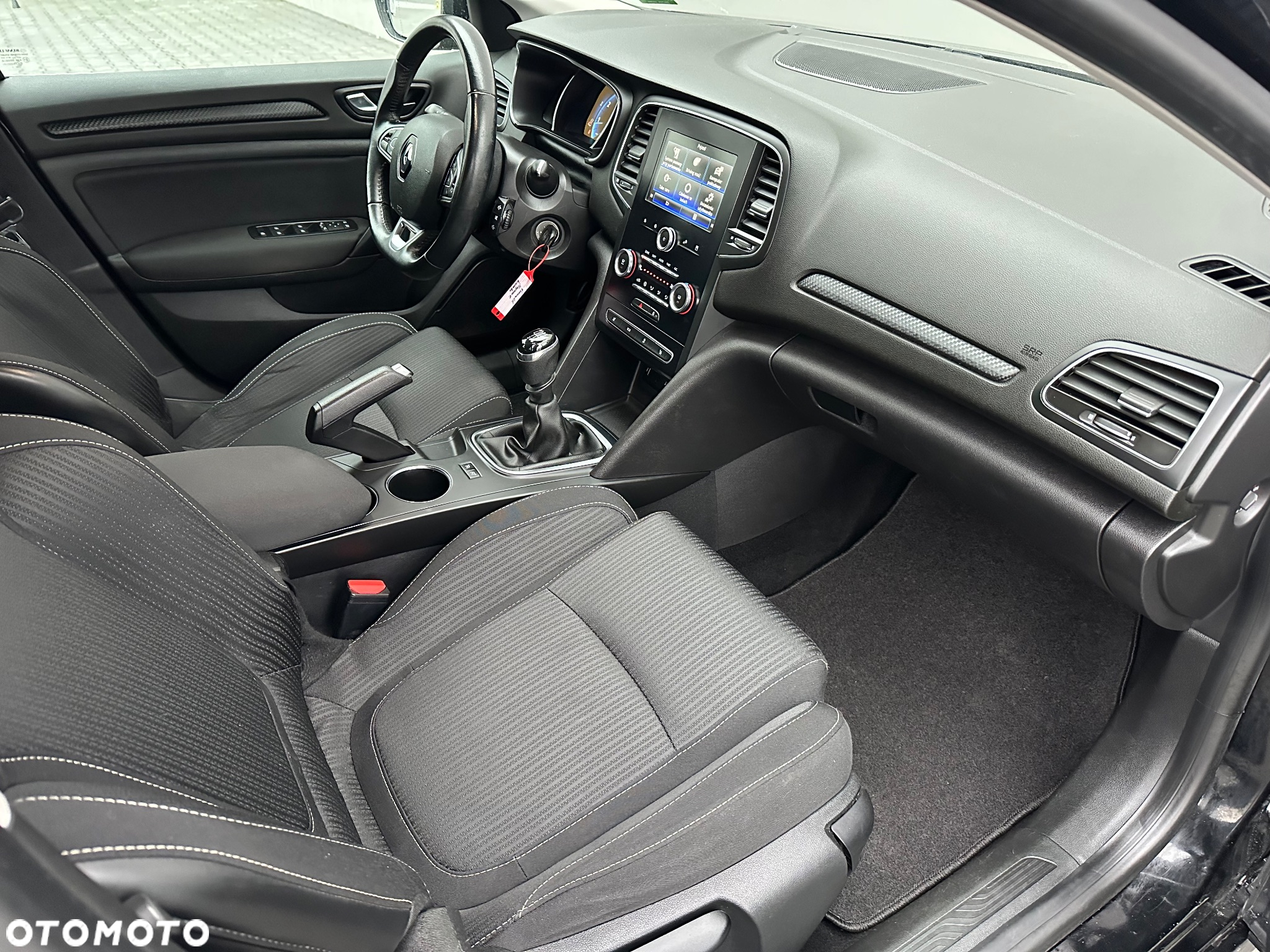 Renault Megane Grandtour ENERGY TCe 130 BUSINESS - 36