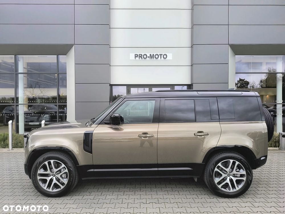 Land Rover Defender - 1