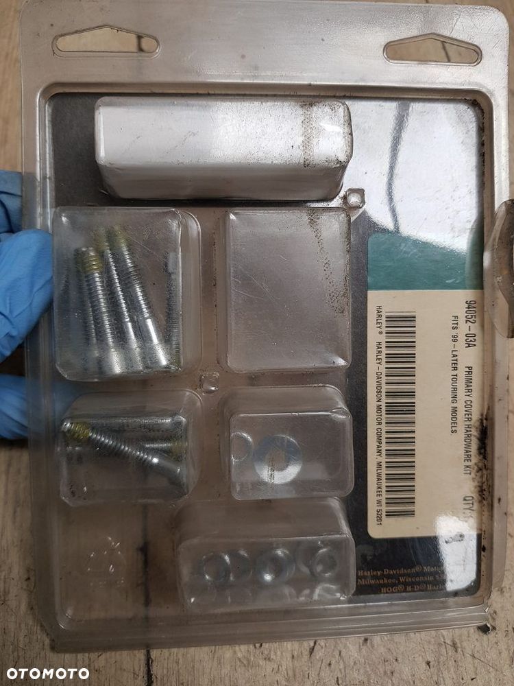 Zestaw chromowanych śrub pokrywy Harley Davidson Twin Cam 94052-03A - 5