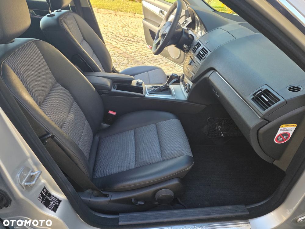 Mercedes-Benz Klasa C 200 7G-TRONIC Avantgarde Edition - 15