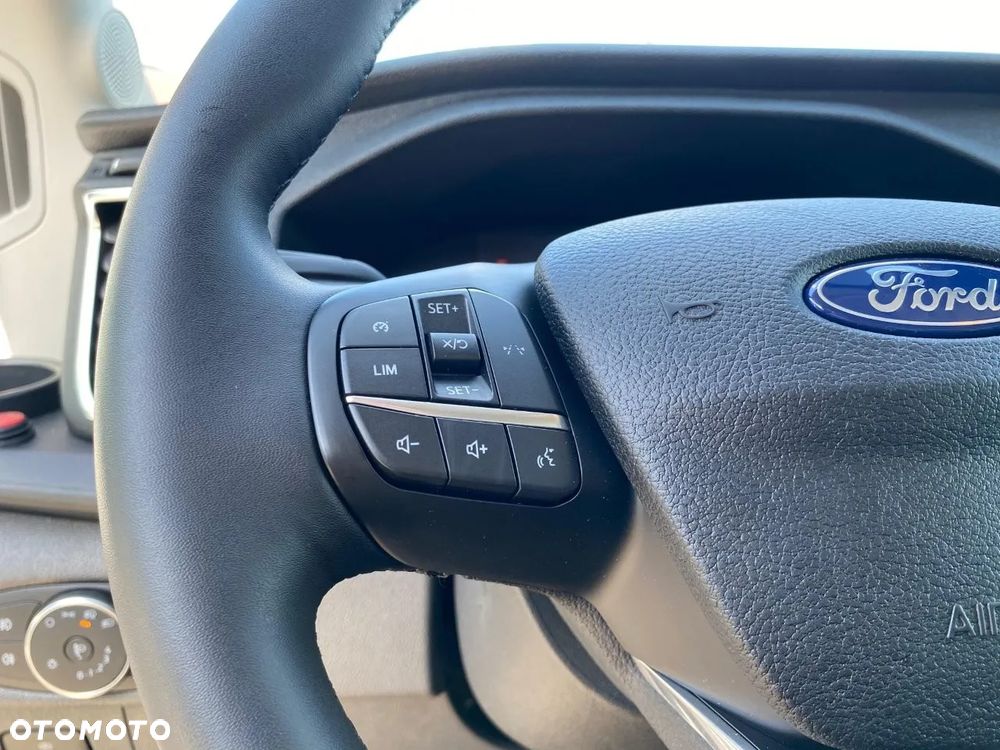 Ford Transit - 12