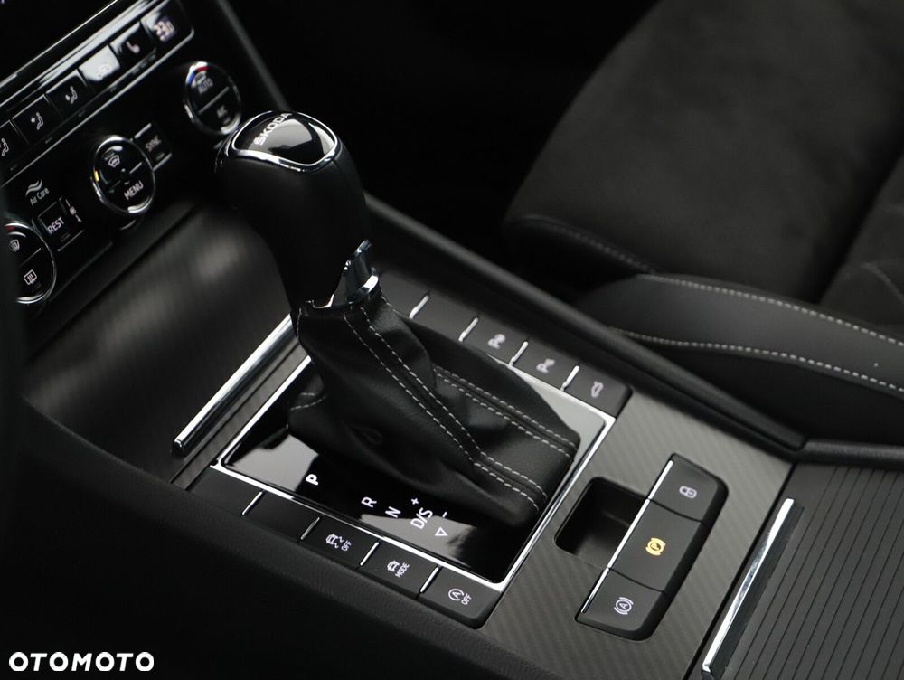 Skoda Superb 2.0 TDI SCR Sportline DSG - 14