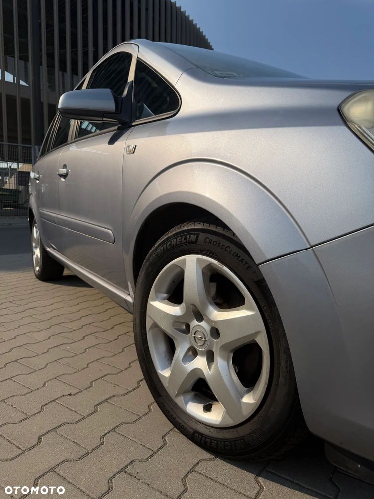 Opel Zafira 1.8 Essentia - 1