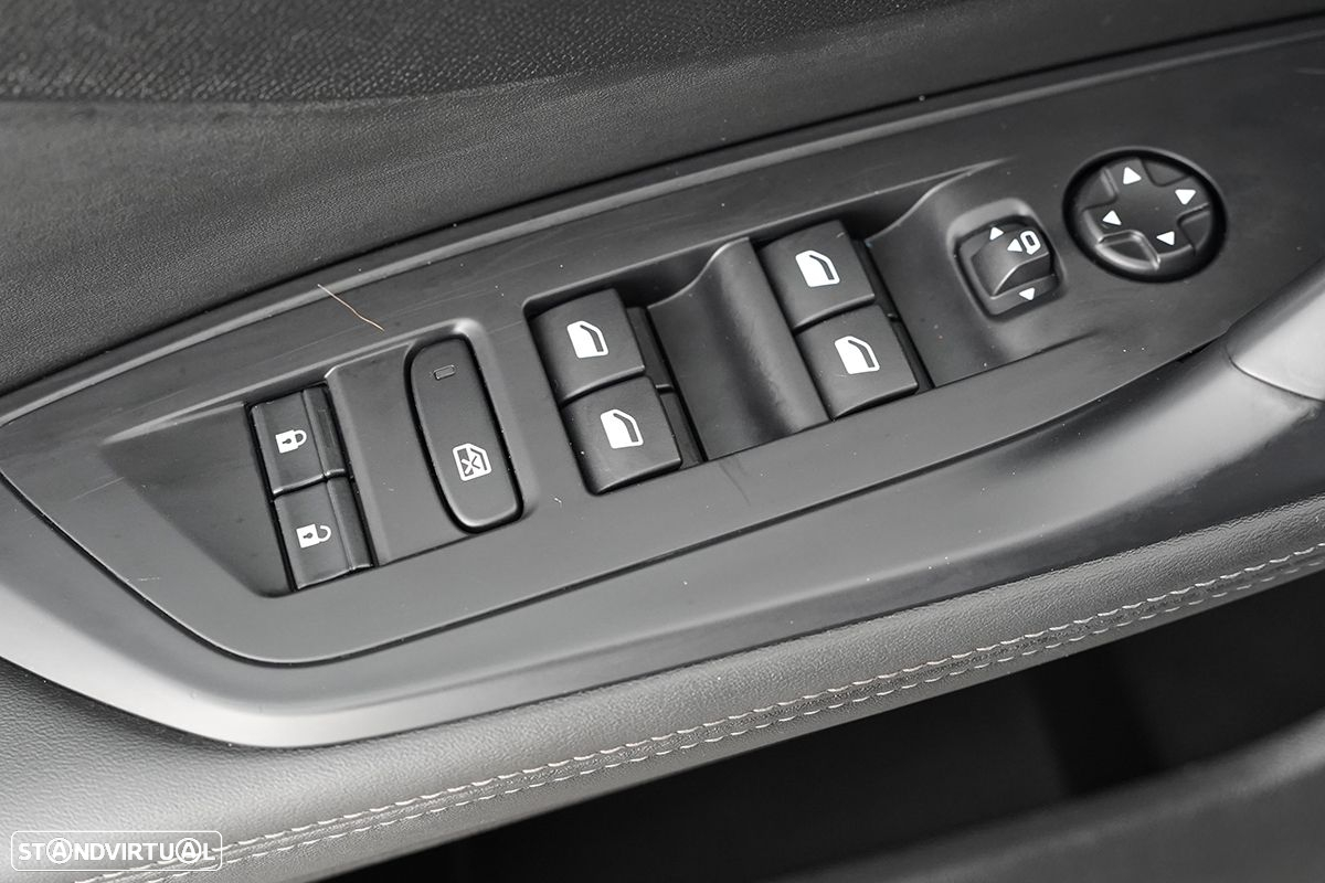 Peugeot 308 1.2 PureTech Allure EAT8 - 20