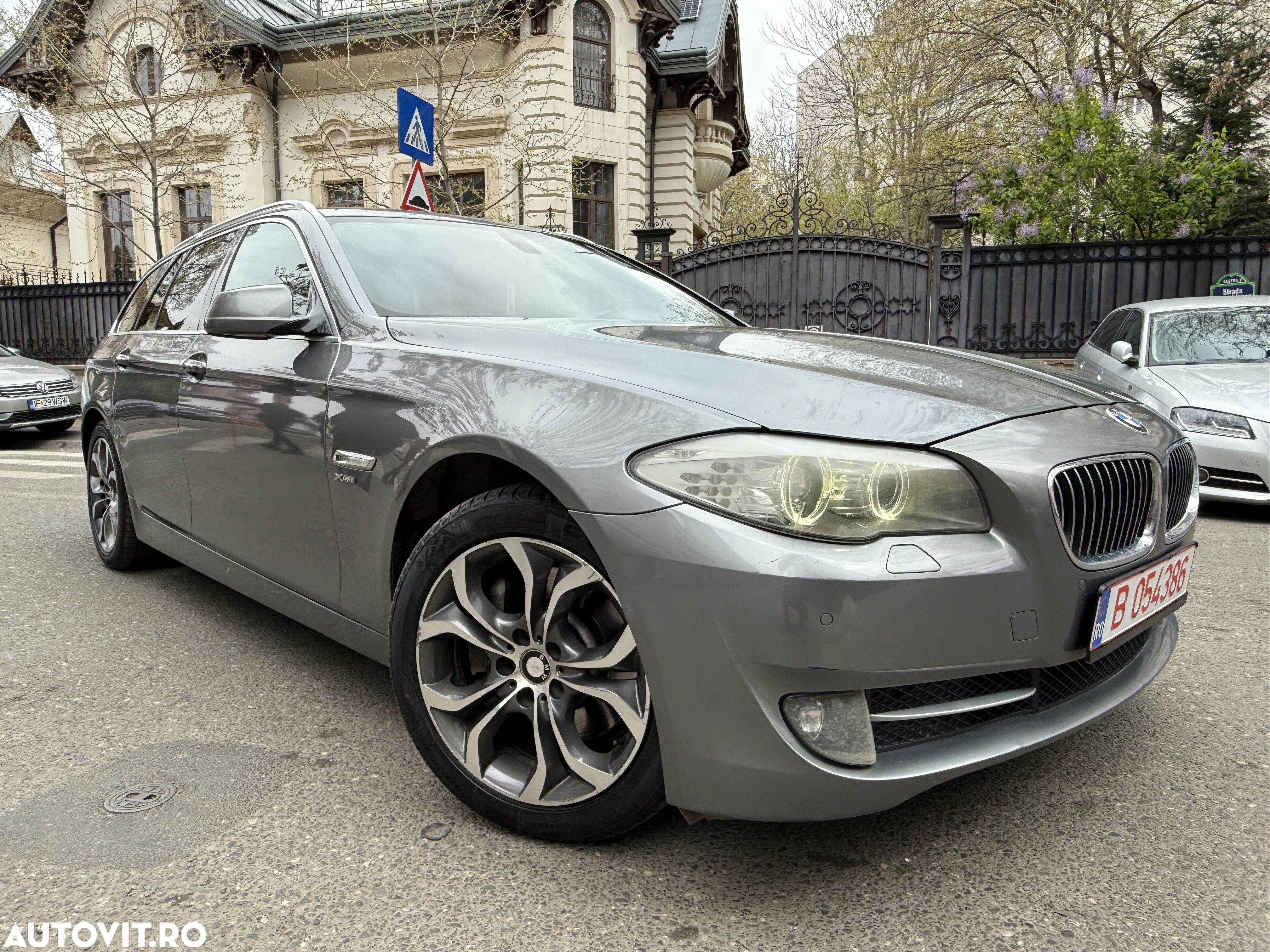 BMW Seria 5 525d xDrive Touring Aut. - 1