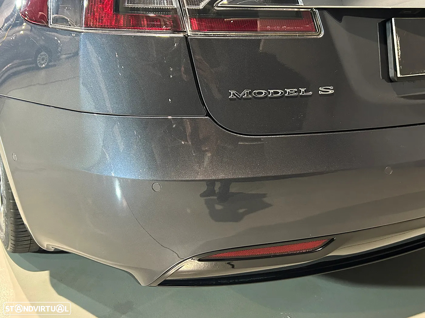 Tesla Model S - 15