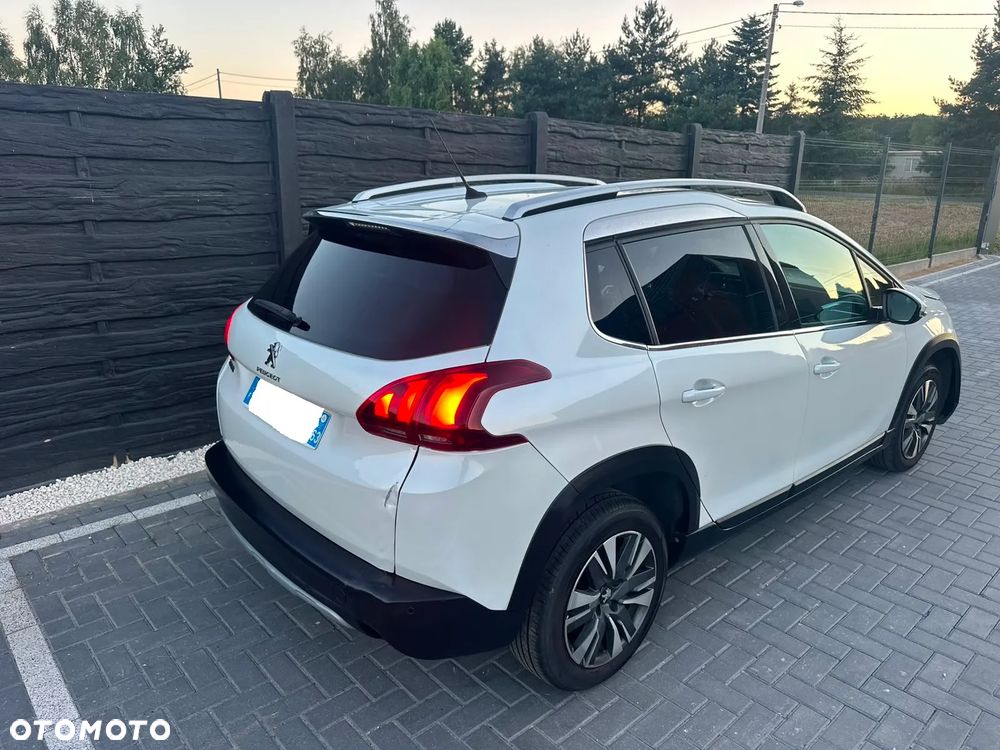 Peugeot 2008 PureTech 110 Stop&Start EAT6 Allure - 34